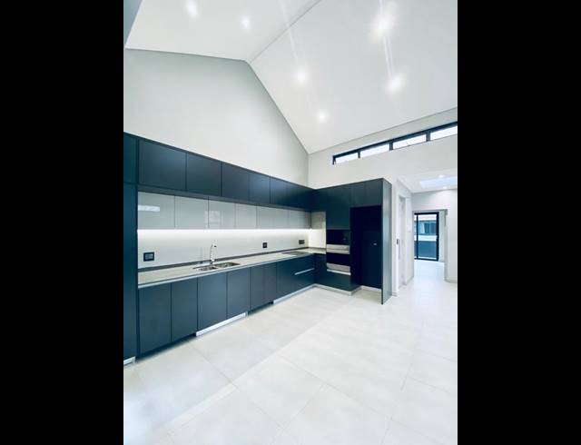 1 BEDROOM COMPLEX FOR SALE IN MENLO PARK